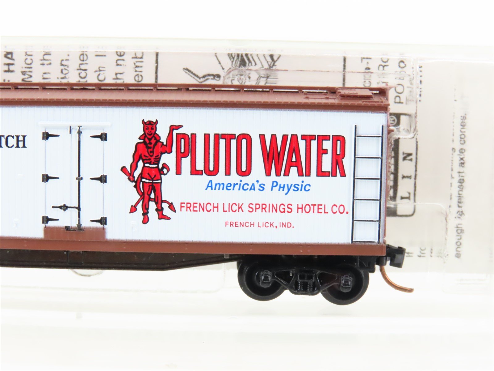 N Scale Micro-Trains MTL 49490 NADX Pluto Water 40' Wood Reefer #2688