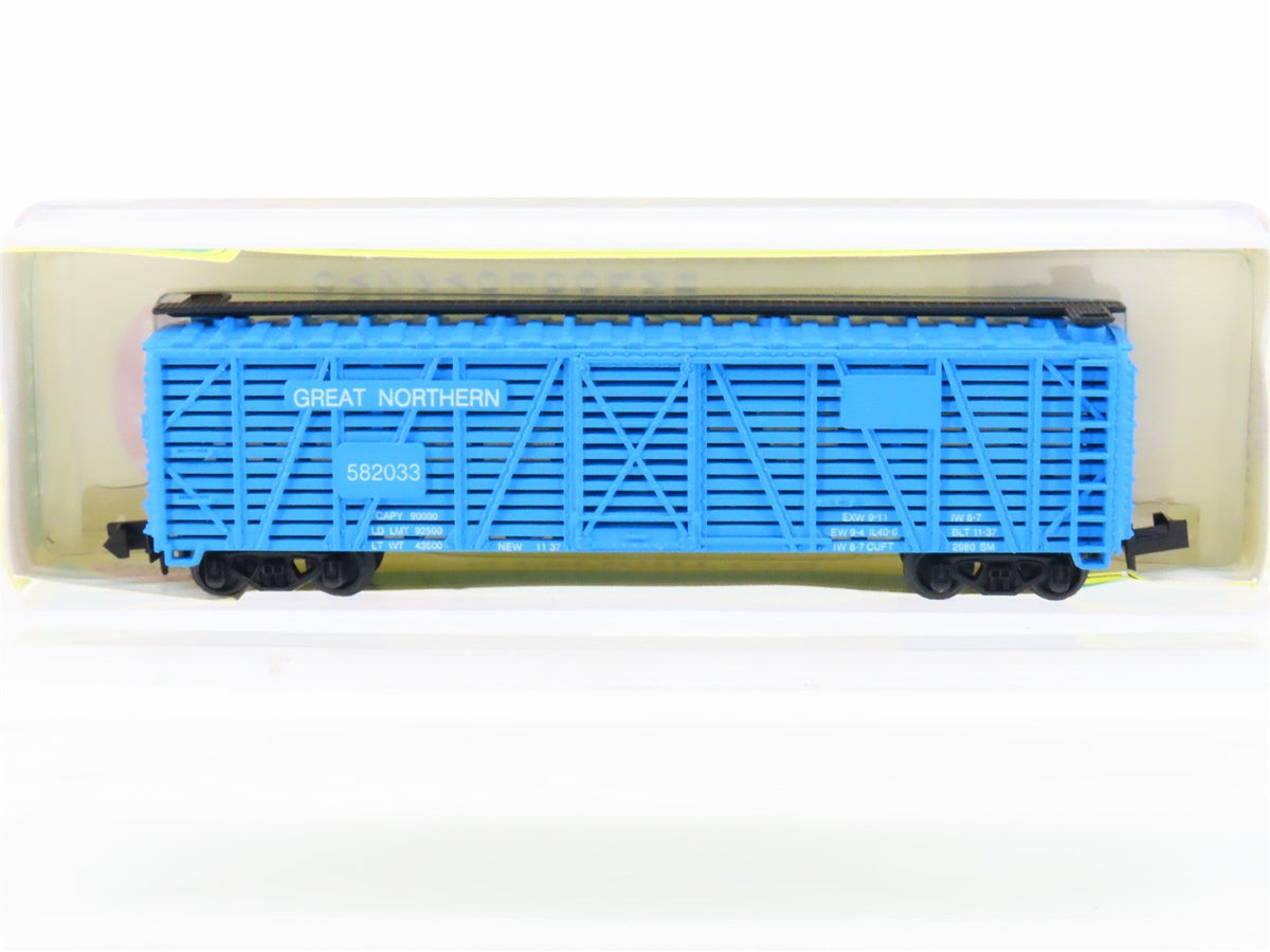 N Scale Model Power 3077 GN Great Northern Big Sky Blue 50&#39; Stock Car #582033