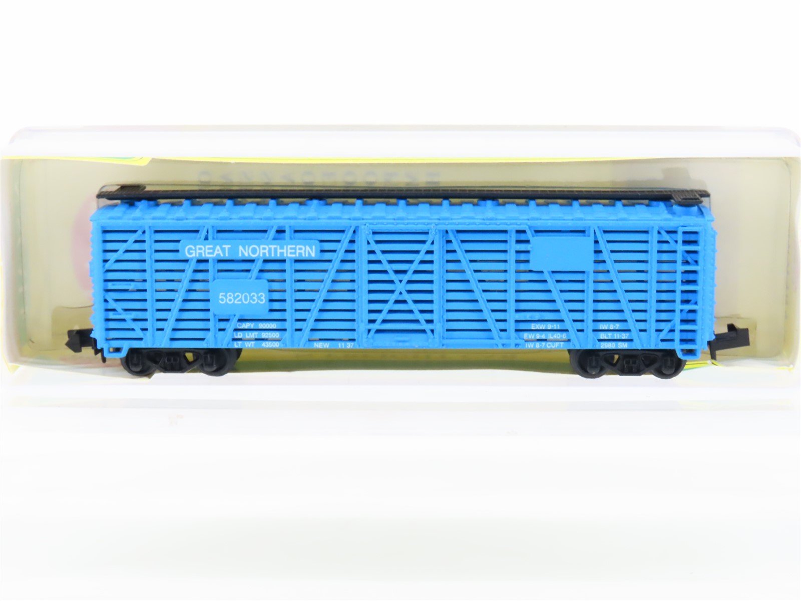 N Scale Model Power 3077 GN Great Northern Big Sky Blue 50' Stock Car #582033