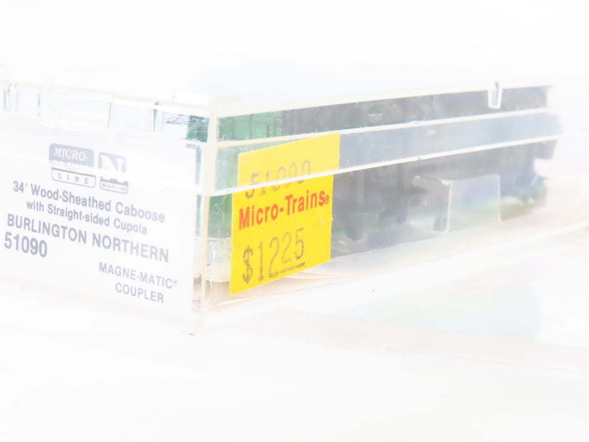 N Scale Micro-Trains MTL 51090 BN Burlington Northern 34&#39; Caboose #10922