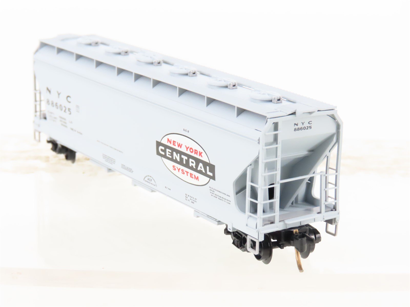 N Scale Micro-Trains MTL 93030 NYC New York Central 3-Bay Covered Hopper #93030