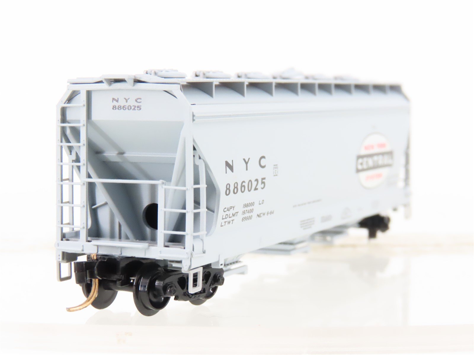 N Scale Micro-Trains MTL 93030 NYC New York Central 3-Bay Covered Hopper #93030