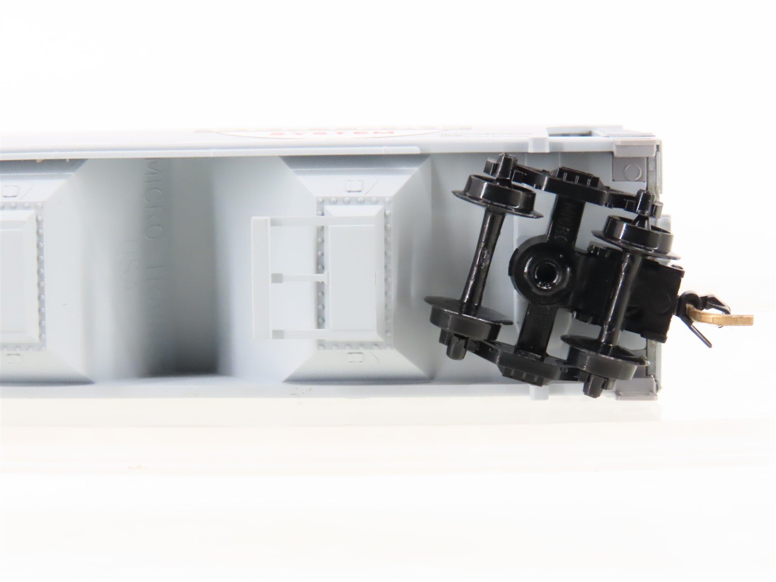 N Scale Micro-Trains MTL 93030 NYC New York Central 3-Bay Covered Hopper #93030