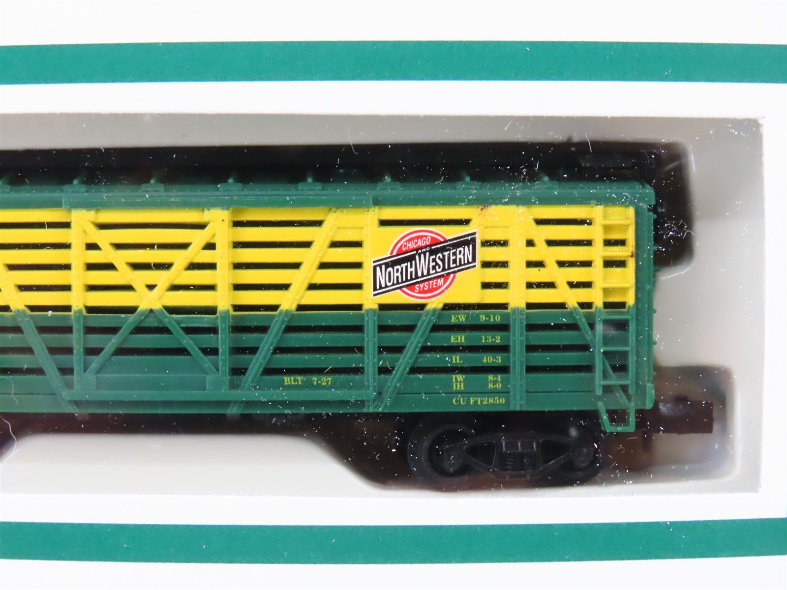 N Scale Industrial Rail 7793 CNW Chicago North Western Stock Car #15040
