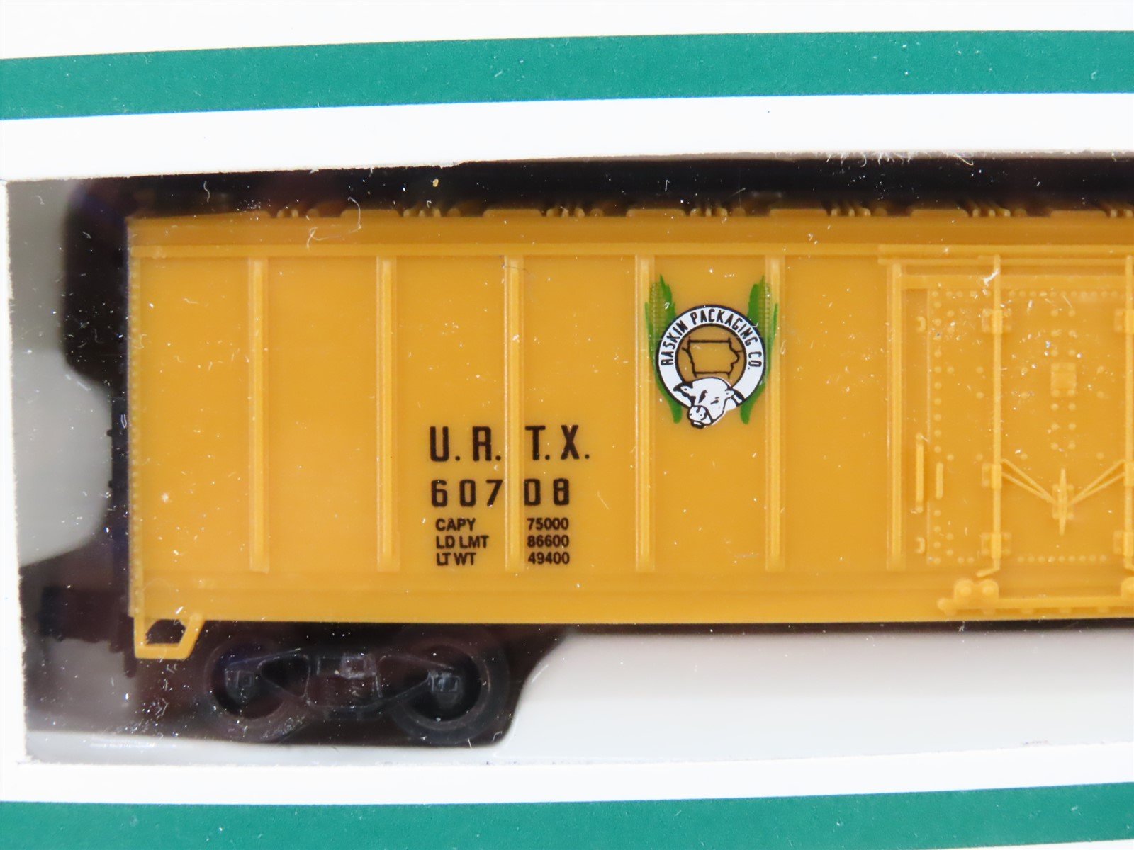 N Scale Industrial Rail 7793 URTX Raskin Packing Co. Mechanical Reefer #60708