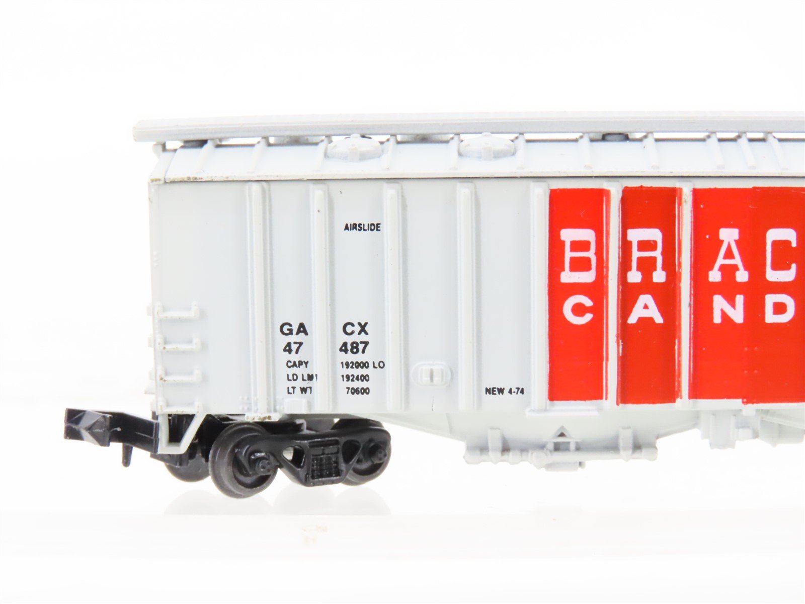 N Delaware Valley Freight Car 231 GACX Brach's Candy 2-Bay Airslide Hopper 47487
