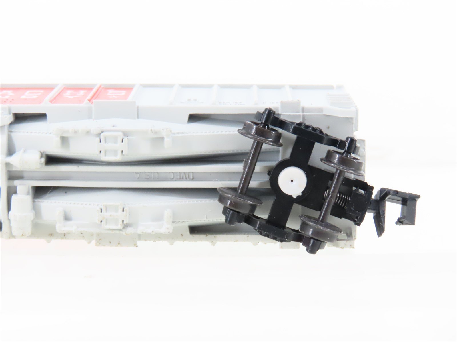 N Delaware Valley Freight Car 231 GACX Brach's Candy 2-Bay Airslide Hopper 47487