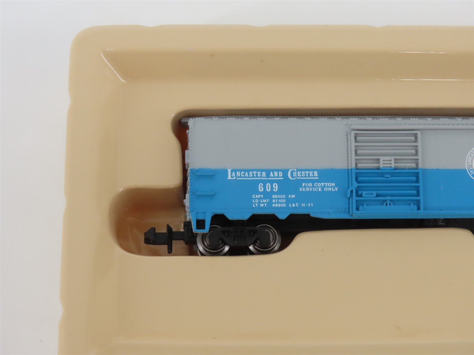 N Scale Bachmann 73660 L&C Lancaster & Chester 41' Steel Box Car #609