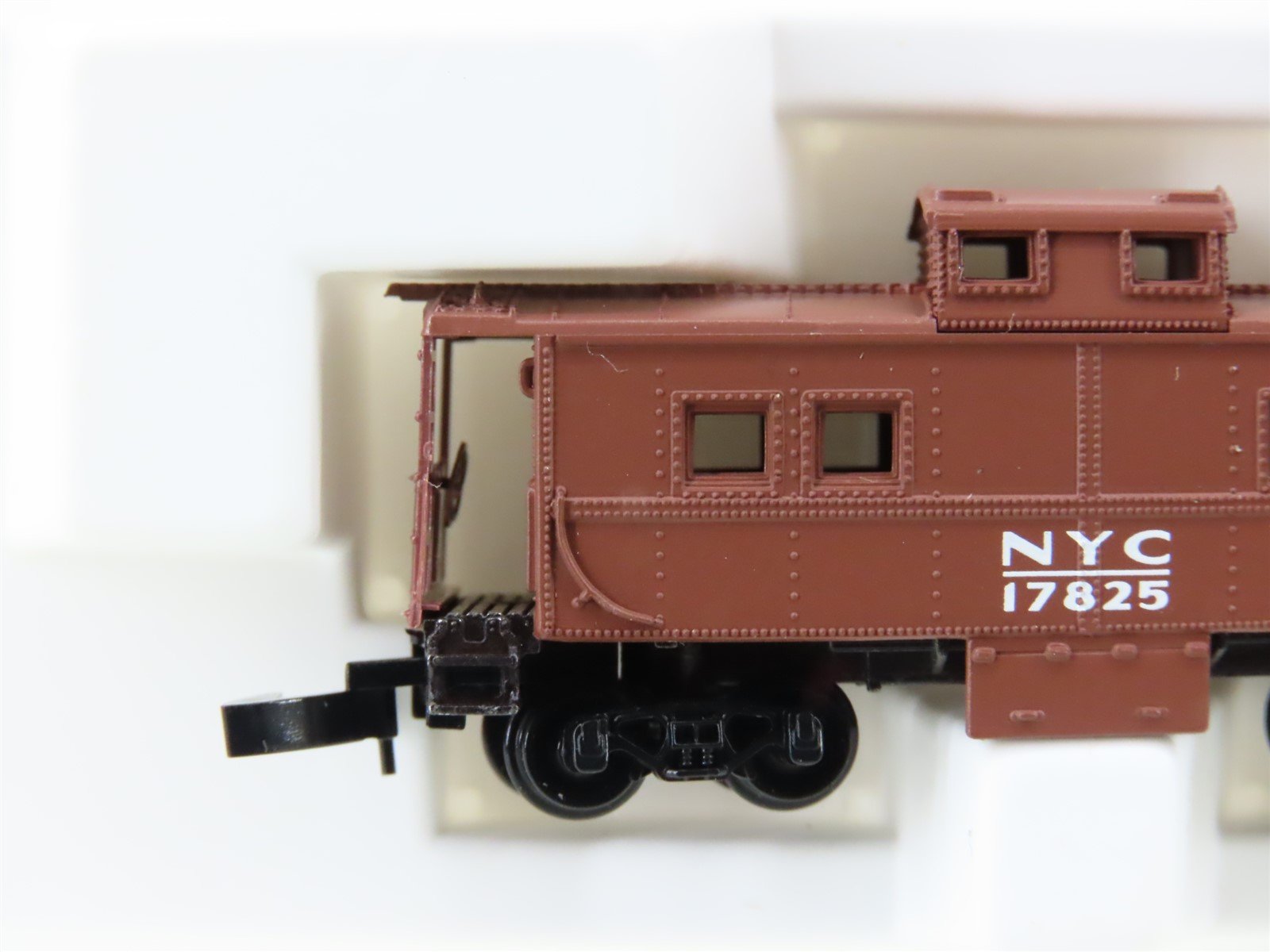 Z Scale Micro-Trains MTL 14707 NYC New York Central Caboose #17825