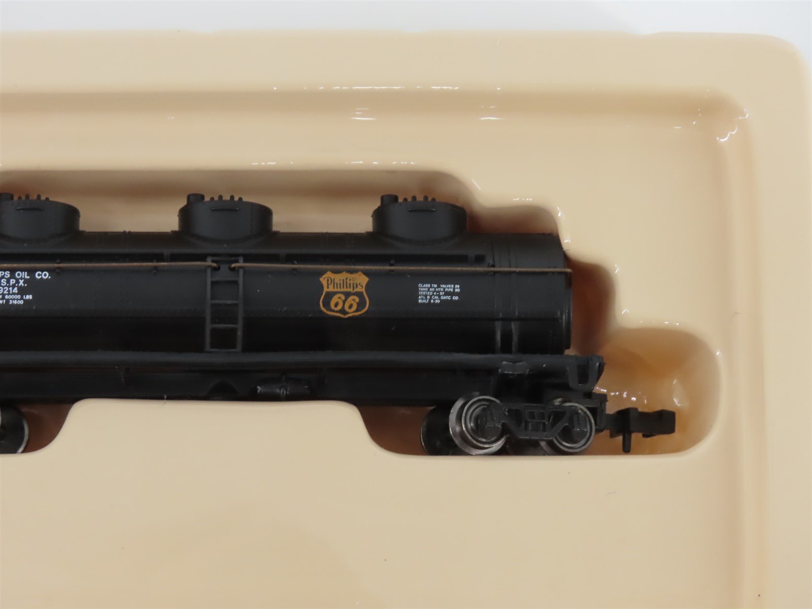 N Scale Bachmann 73660 PSPX Phillips Oil Co. 42' Triple Dome Tank Car #9214