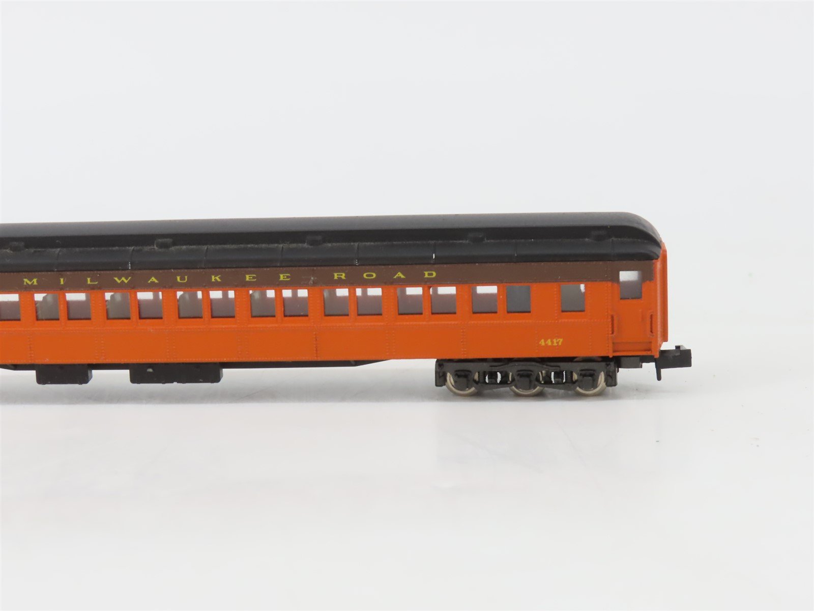 N Scale Rivarossi MILW Milwaukee Road Coach Passenger #4417