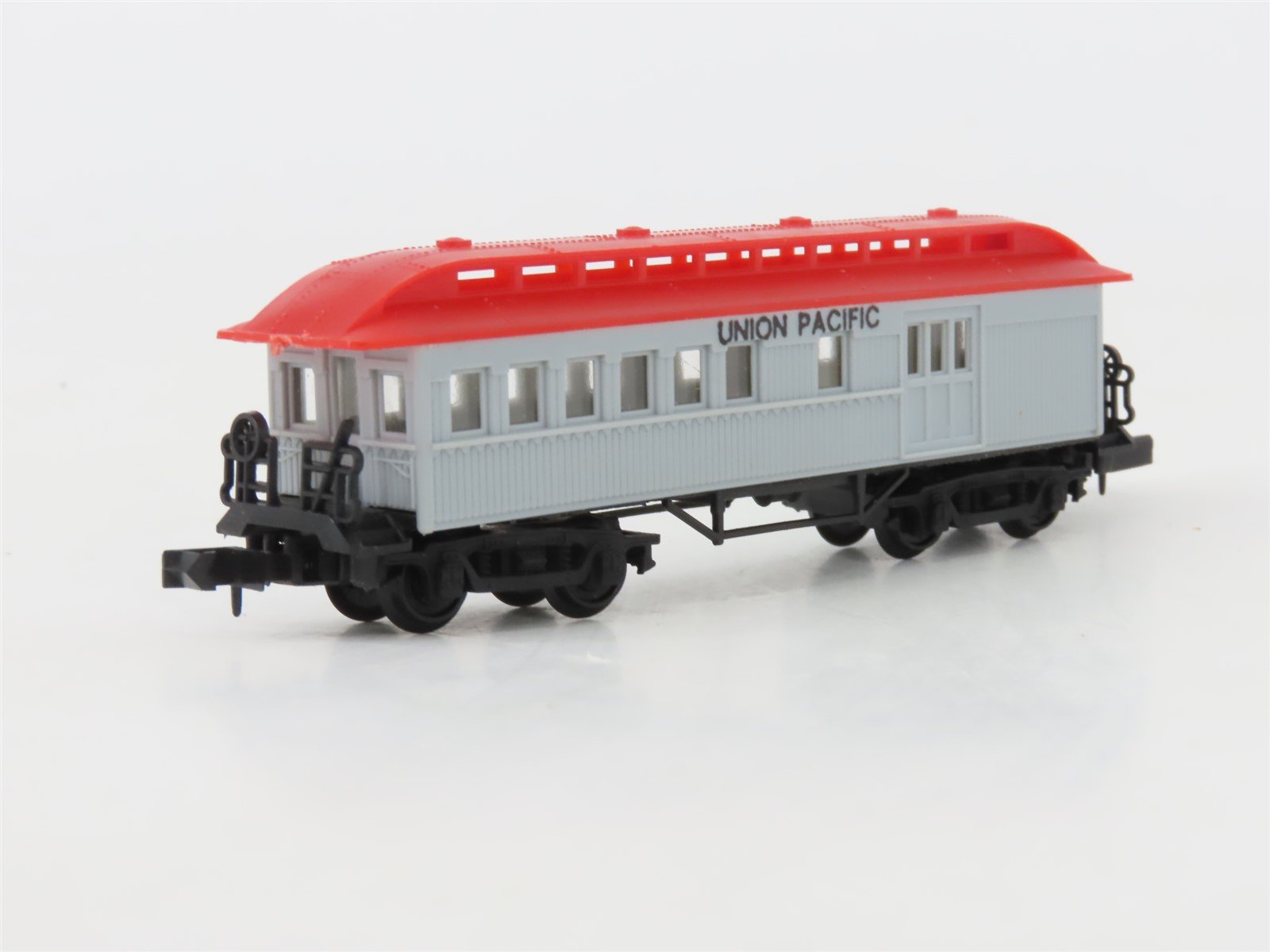 N Scale Arnold 3614 UP Union Pacific Old Time Combine Passenger Car