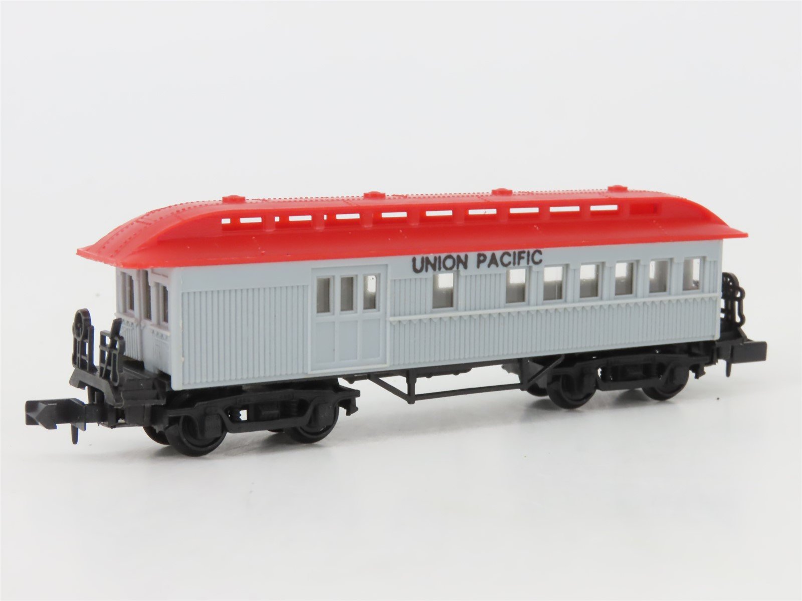 N Scale Arnold 3614 UP Union Pacific Old Time Combine Passenger Car