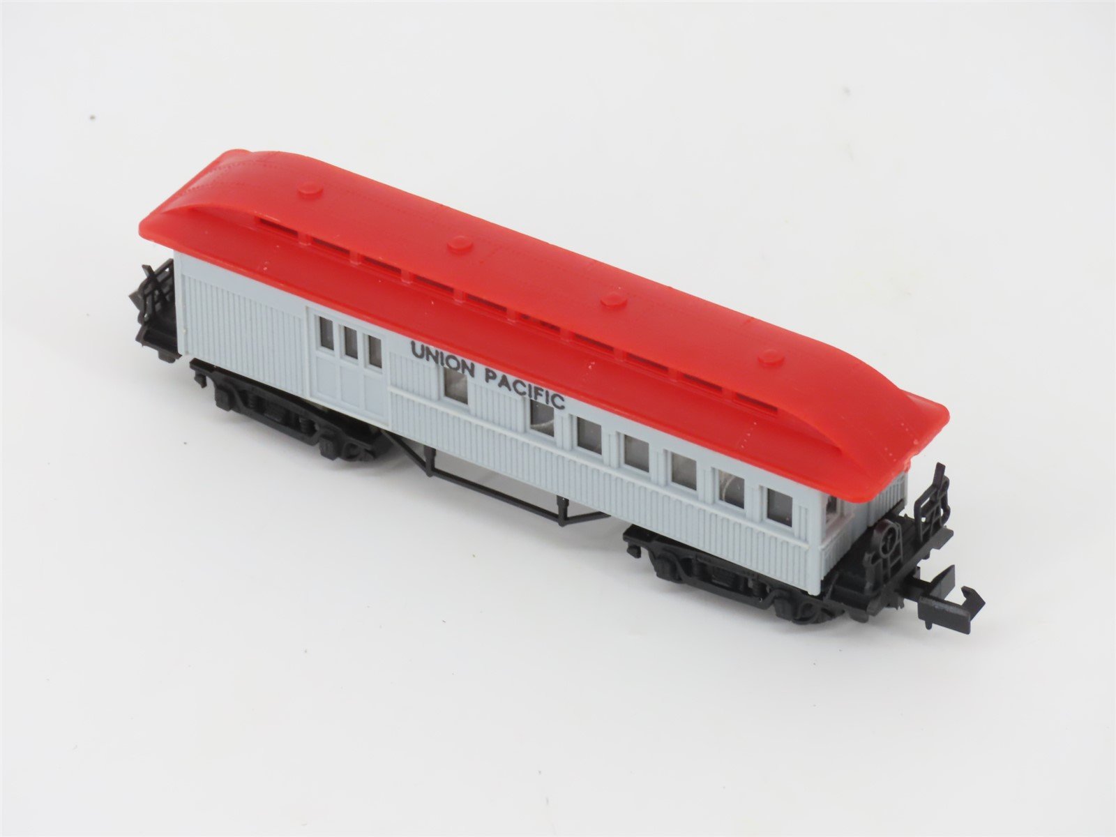 N Scale Arnold 3614 UP Union Pacific Old Time Combine Passenger Car