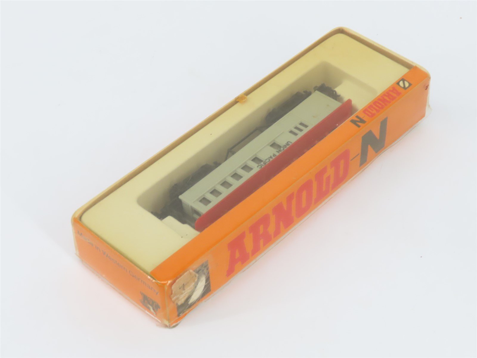 N Scale Arnold 3614 UP Union Pacific Old Time Combine Passenger Car