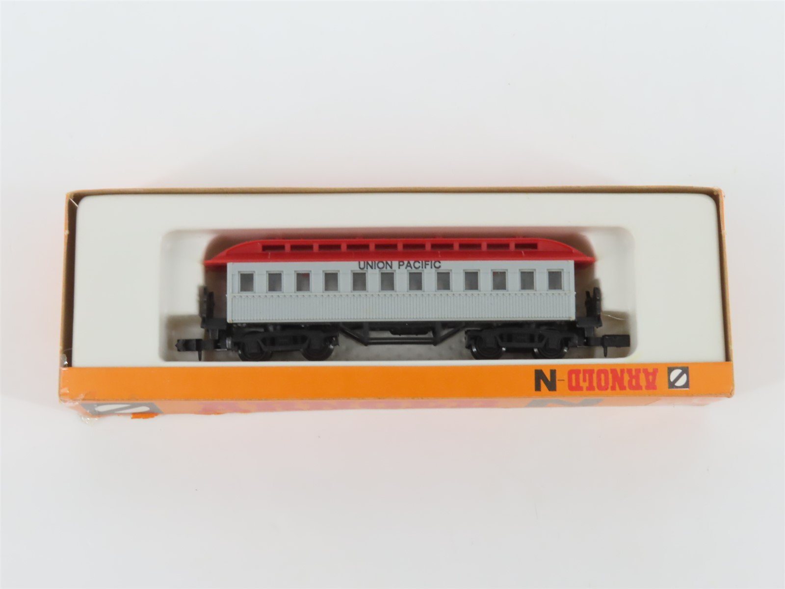 N Scale Arnold 3613 UP Union Pacific Old Time Coach Passenger Car