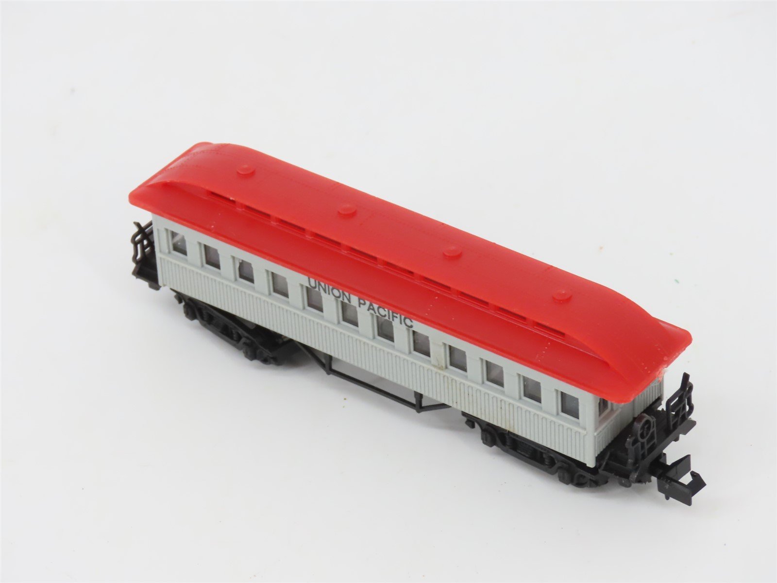 N Scale Arnold 3613 UP Union Pacific Old Time Coach Passenger Car