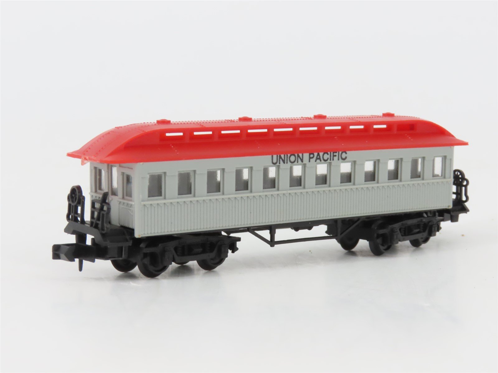 N Scale Arnold 3613 UP Union Pacific Old Time Coach Passenger Car