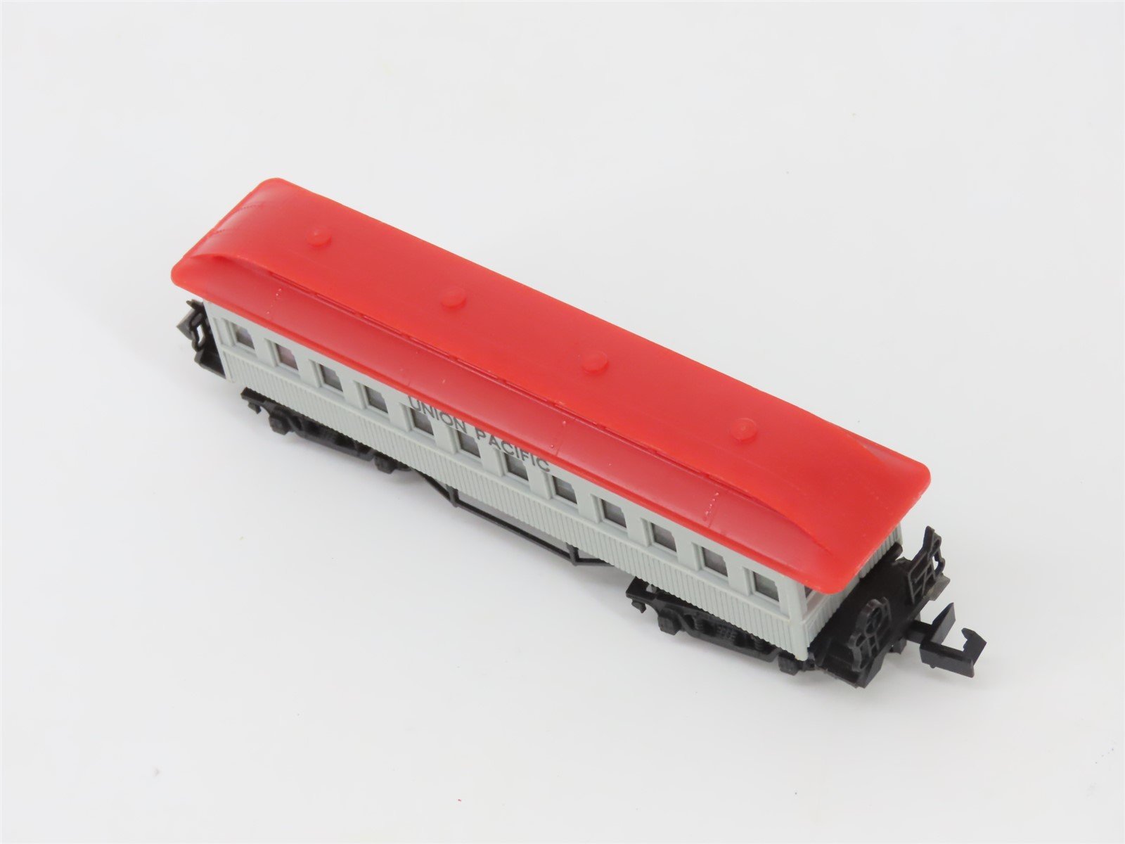 N Scale Arnold 3613 UP Union Pacific Old Time Coach Passenger Car