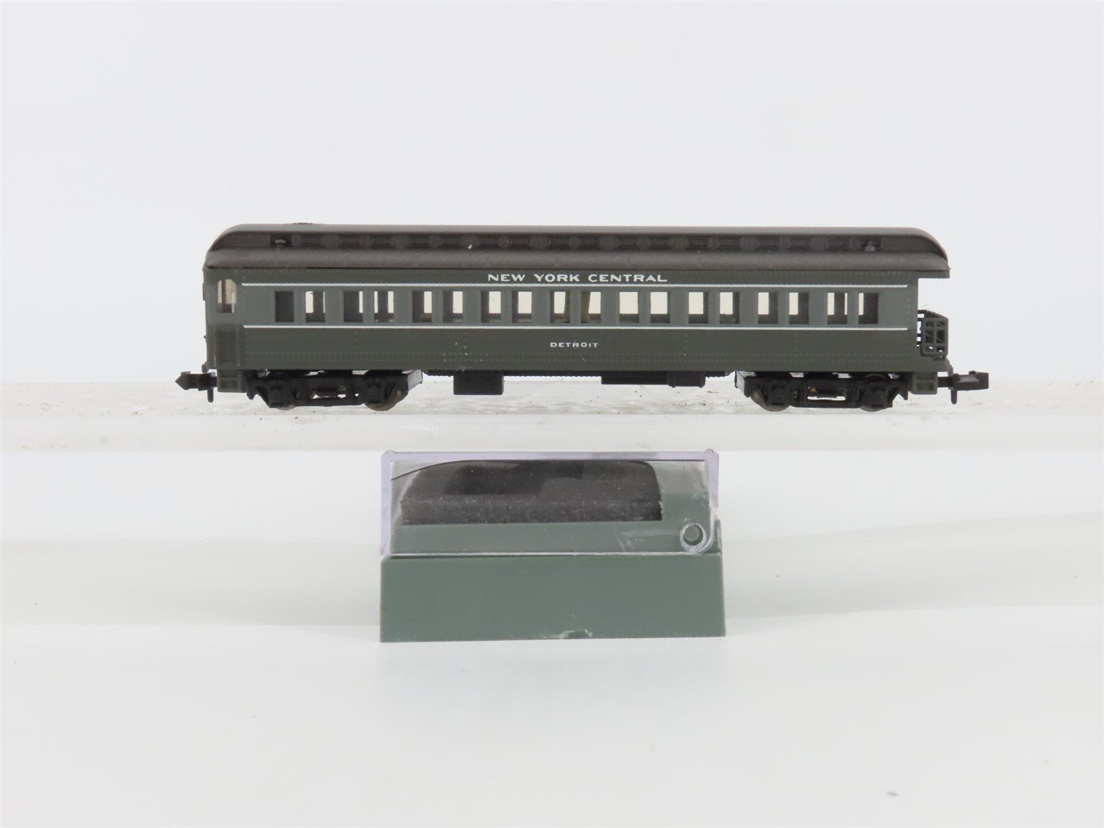 N Scale Bachmann Plus 13156 NYC New York Central Observation Passenger "Detroit"
