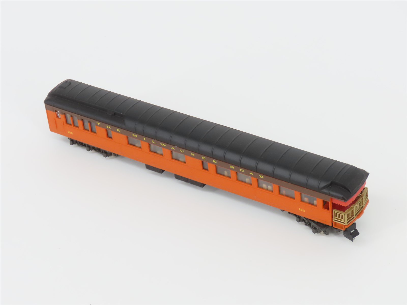 N Scale Rivarossi 9547 MILW Milwaukee Road Observation Passenger Car #123