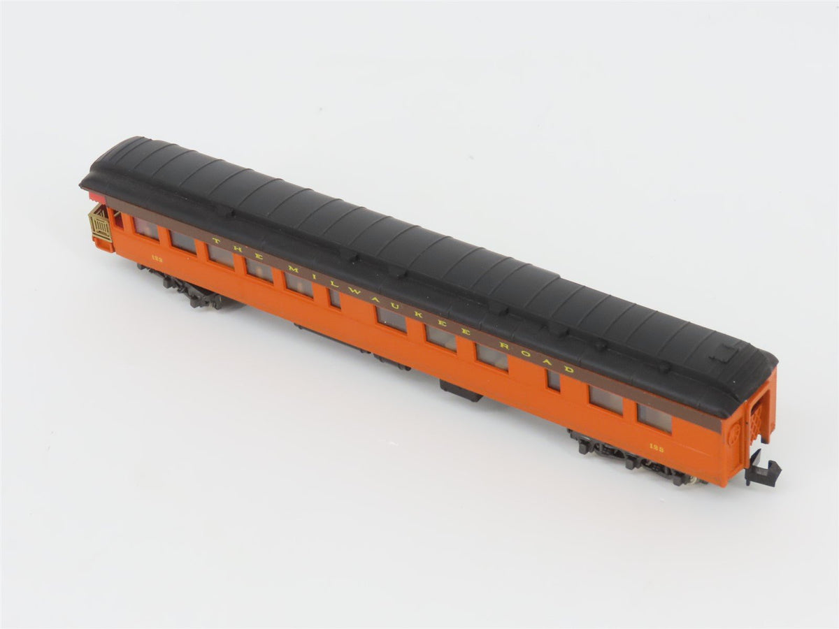 N Scale Rivarossi 9547 MILW Milwaukee Road Observation Passenger Car #123