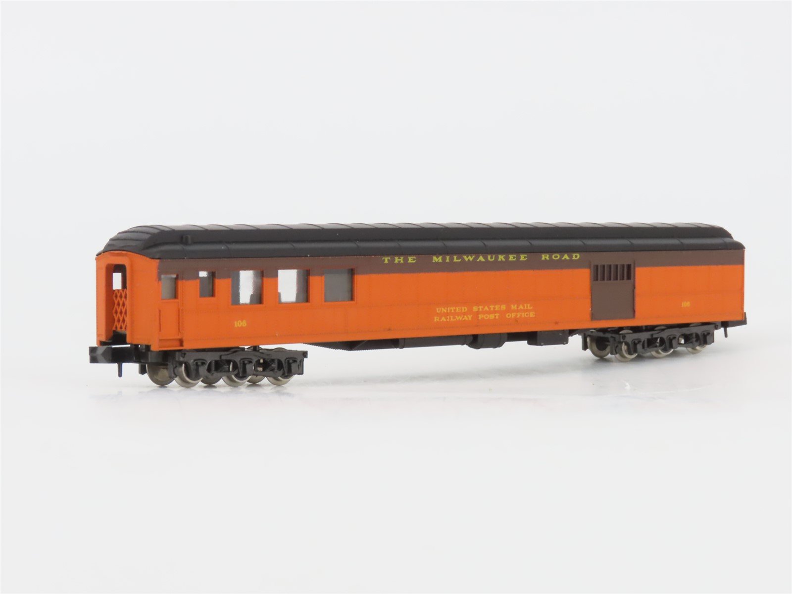 N Scale Rivarossi 9545 MILW Milwaukee Road Combine Passenger Car #106