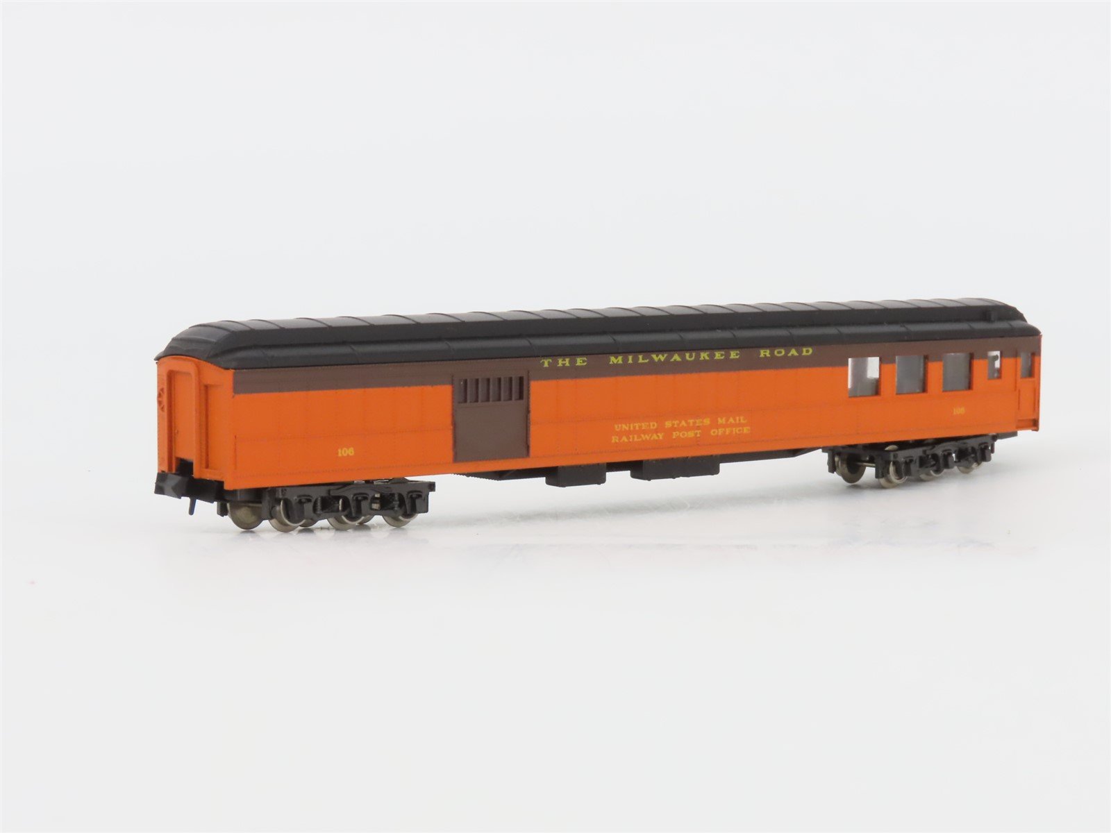 N Scale Rivarossi 9545 MILW Milwaukee Road Combine Passenger Car #106