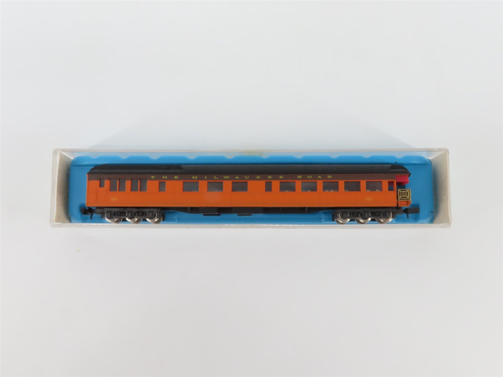 N Scale Rivarossi 9547 MILW Milwaukee Road Observation Passenger Car #123