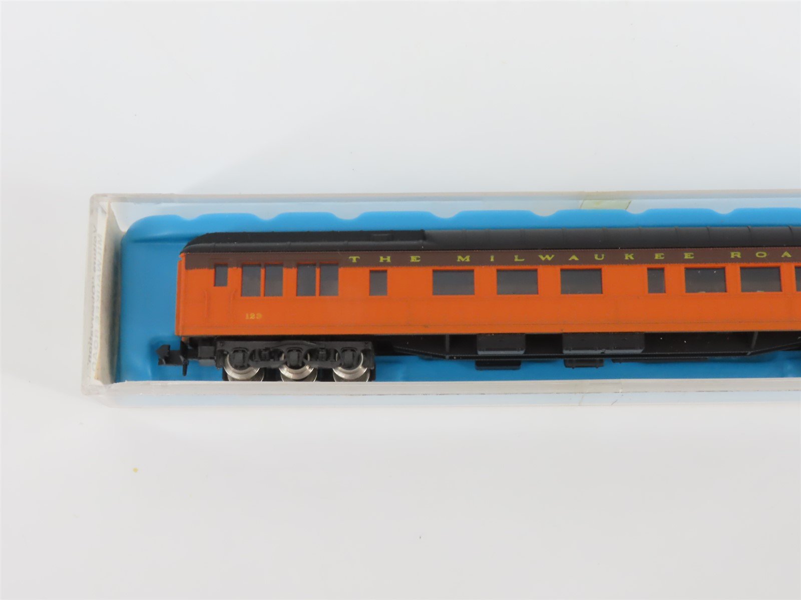 N Scale Rivarossi 9547 MILW Milwaukee Road Observation Passenger Car #123