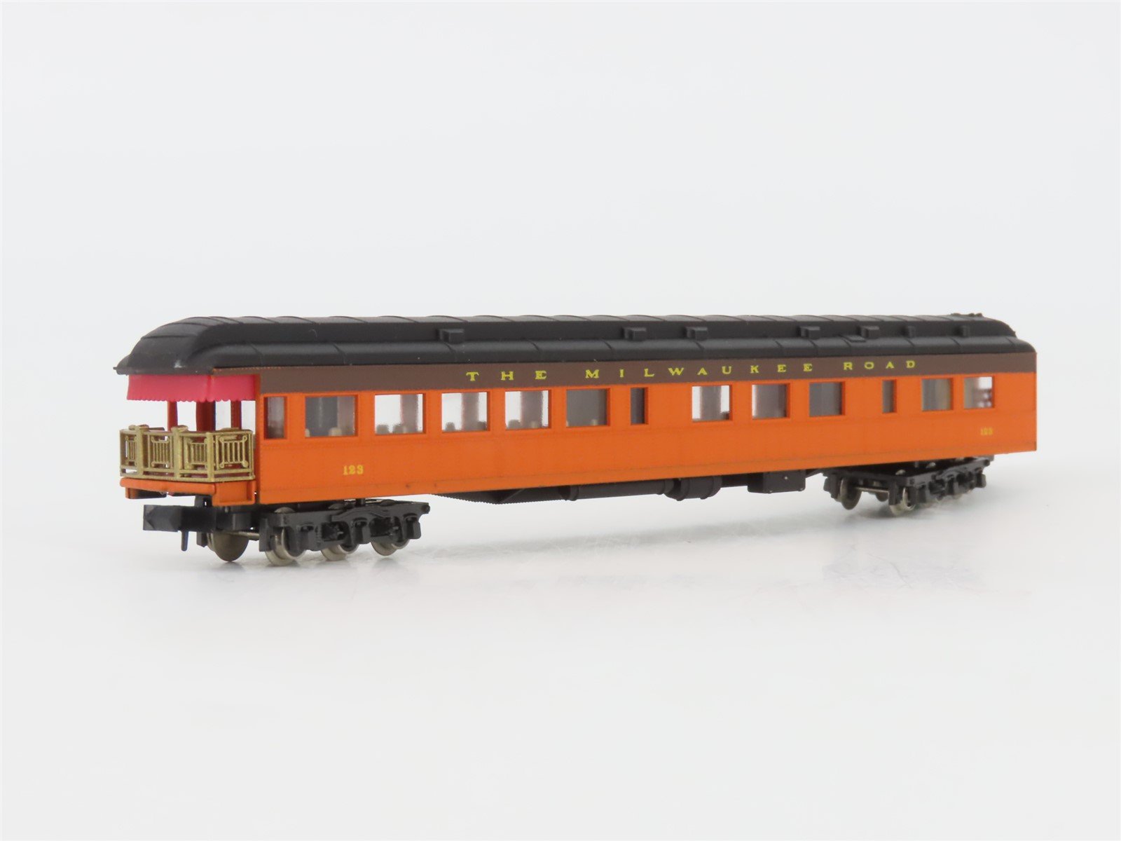 N Scale Rivarossi 9547 MILW Milwaukee Road Observation Passenger Car #123