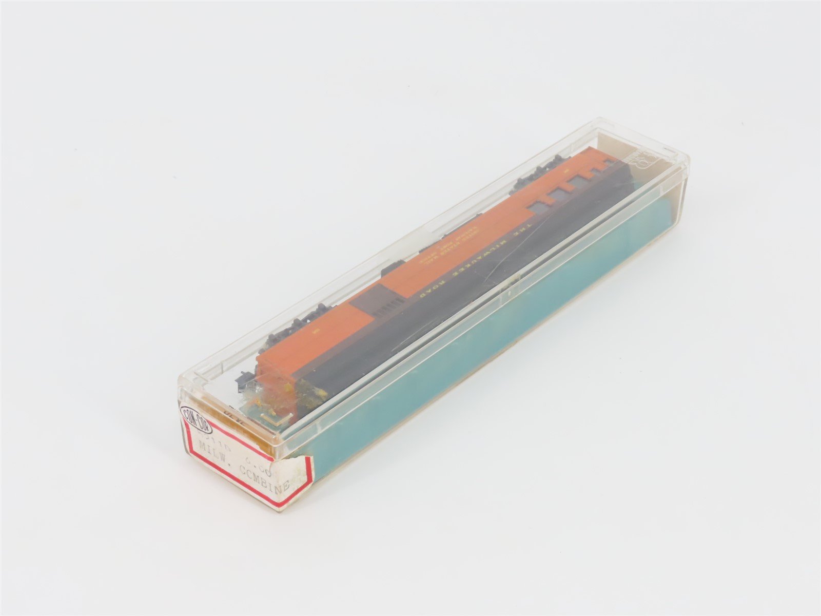 N Scale Con-Cor Rivarossi 5211D MILW Milwaukee Road Combine Passenger Car #106