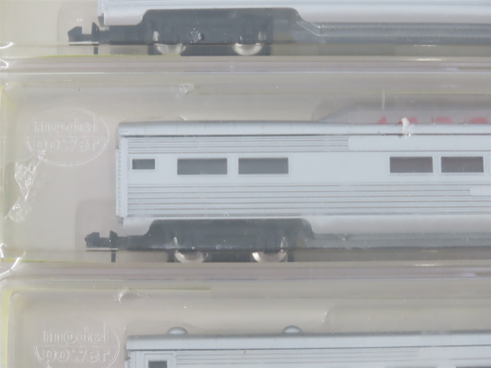 N Scale Model Power 3030-3 Unlettered Streamline Passenger 3-Pack Sealed