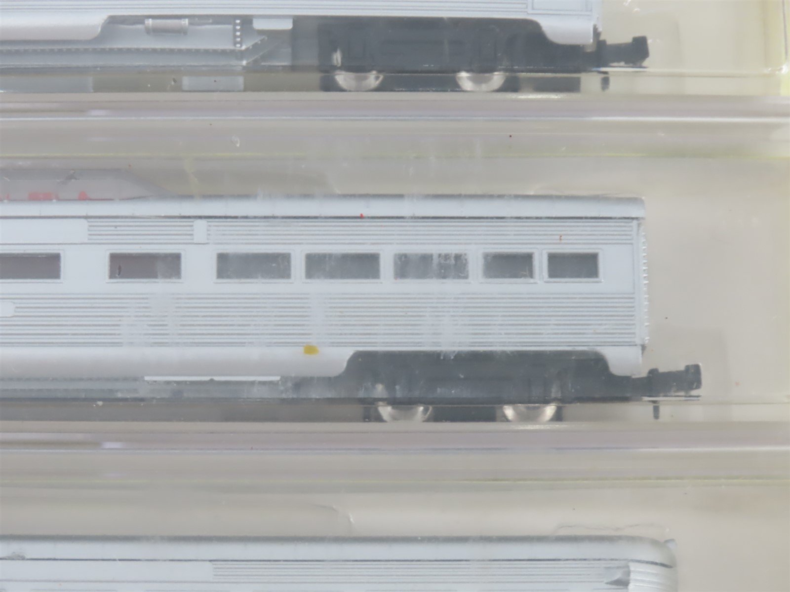 N Scale Model Power 3030-3 Unlettered Streamline Passenger 3-Pack Sealed