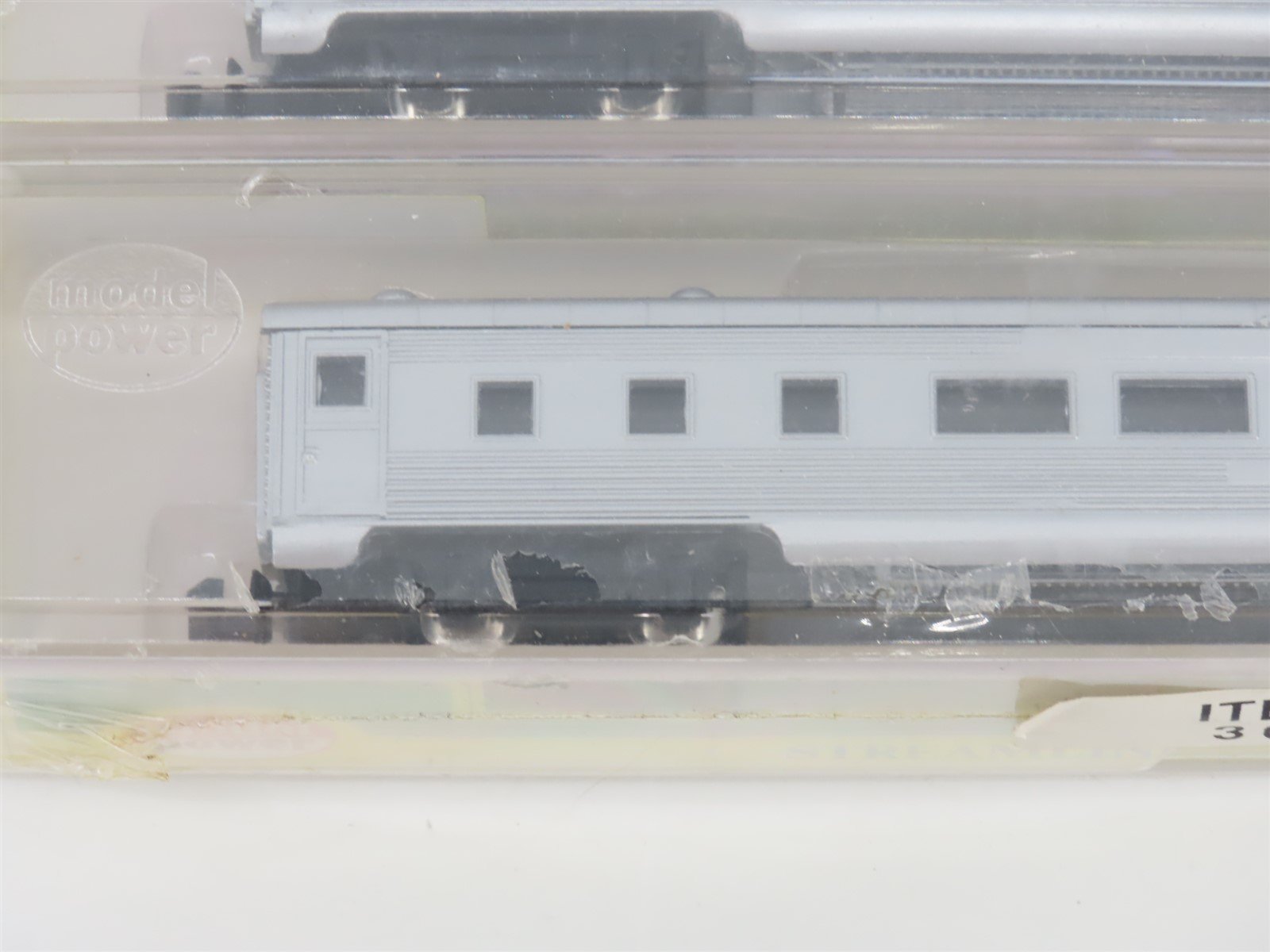 N Scale Model Power 3030-3 Unlettered Streamline Passenger 3-Pack Sealed