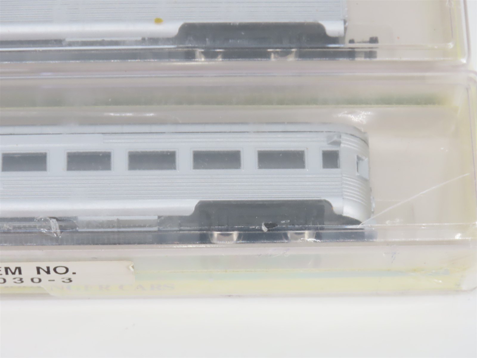 N Scale Model Power 3030-3 Unlettered Streamline Passenger 3-Pack Sealed