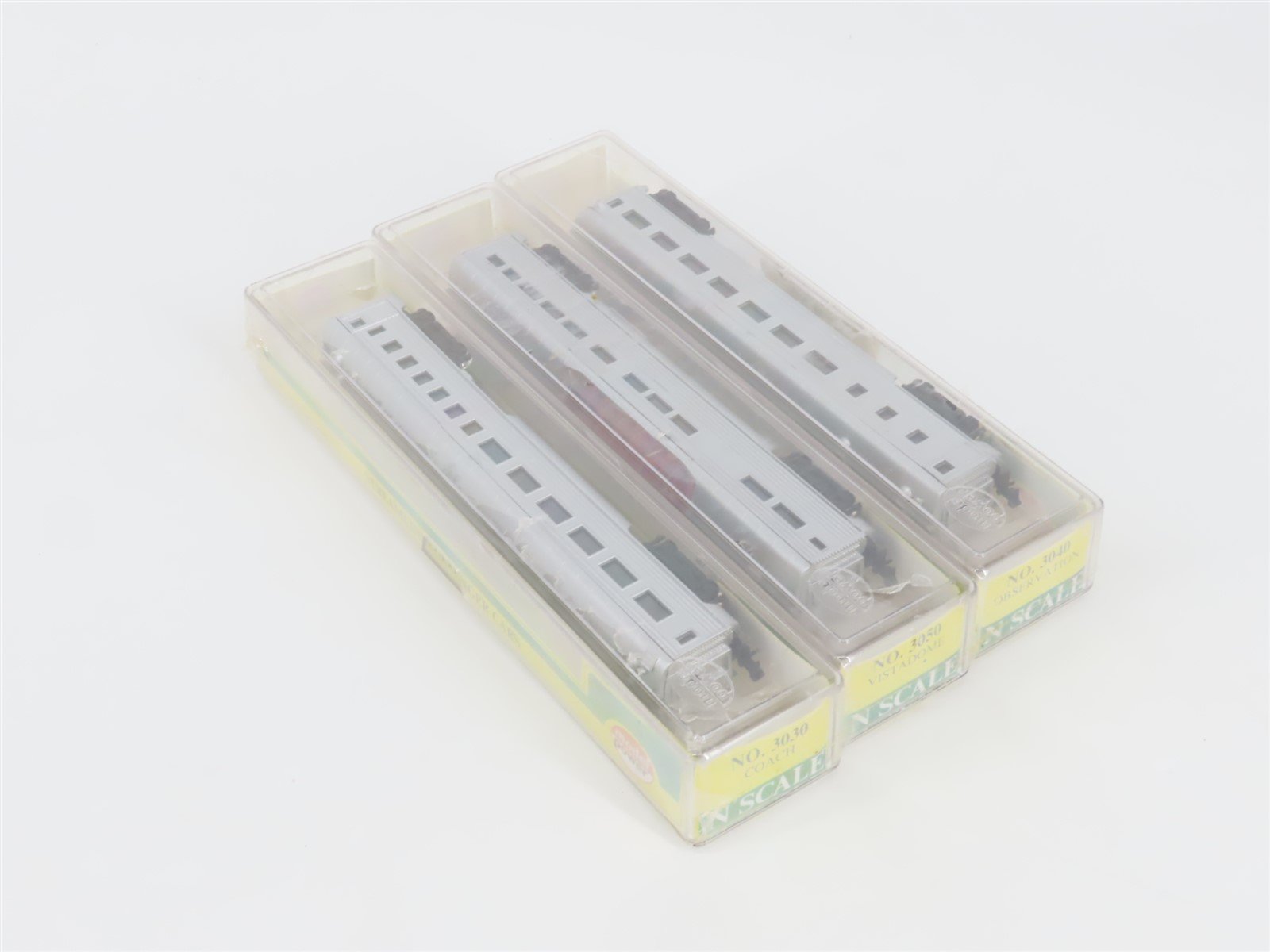 N Scale Model Power 3030-3 Unlettered Streamline Passenger 3-Pack Sealed