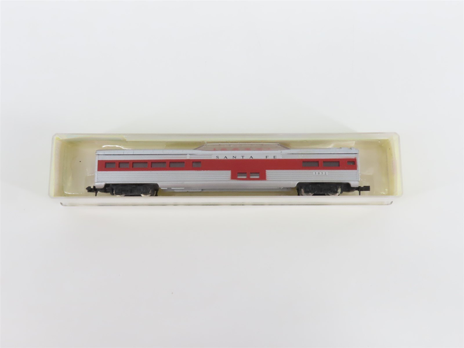N Scale Model Power 3052 ATSF Santa Fe Vista Dome Passenger Car #3052