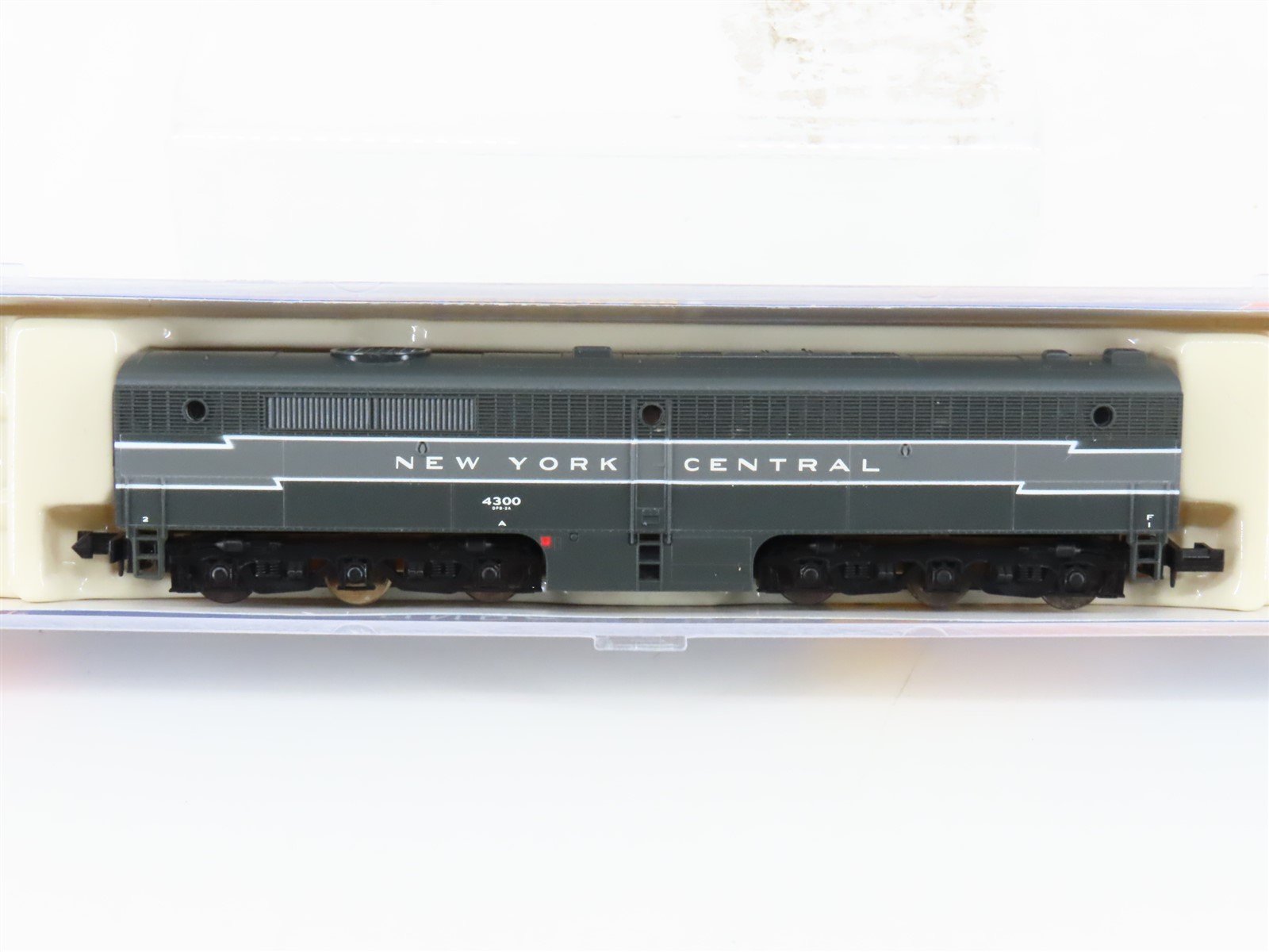 N Scale Life-Like 7081 NYC New York Central ALCO PB Diesel #4300 - Unpowered
