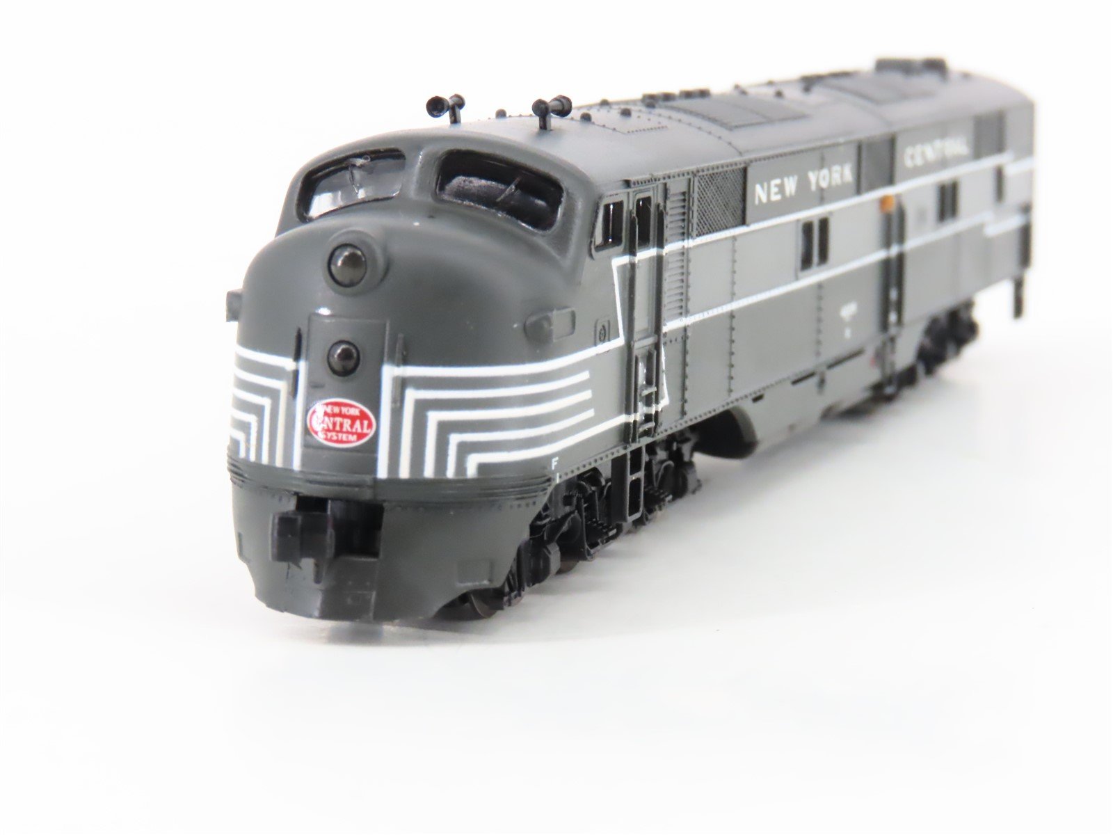 N Scale Life-Like 7011 NYC New York Central EMD E7A Diesel Locomotive #4009