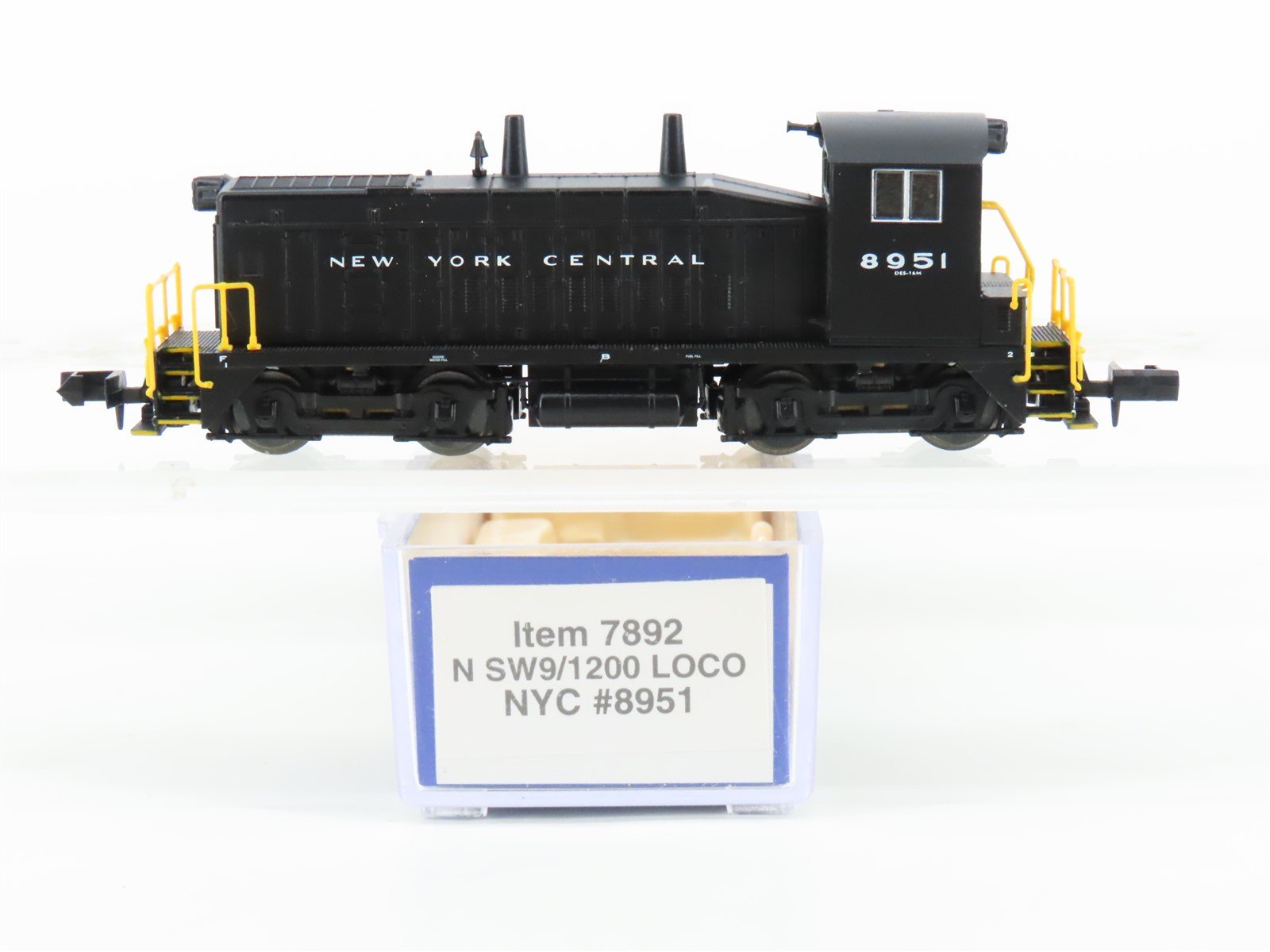 N Scale Life-Like 7892 NYC New York Central EMD SW9/1200 Diesel Switcher #8951
