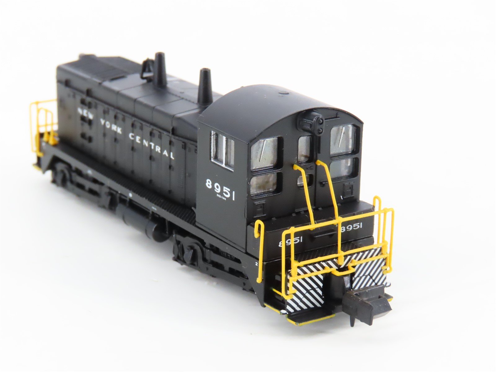 N Scale Life-Like 7892 NYC New York Central EMD SW9/1200 Diesel Switcher #8951