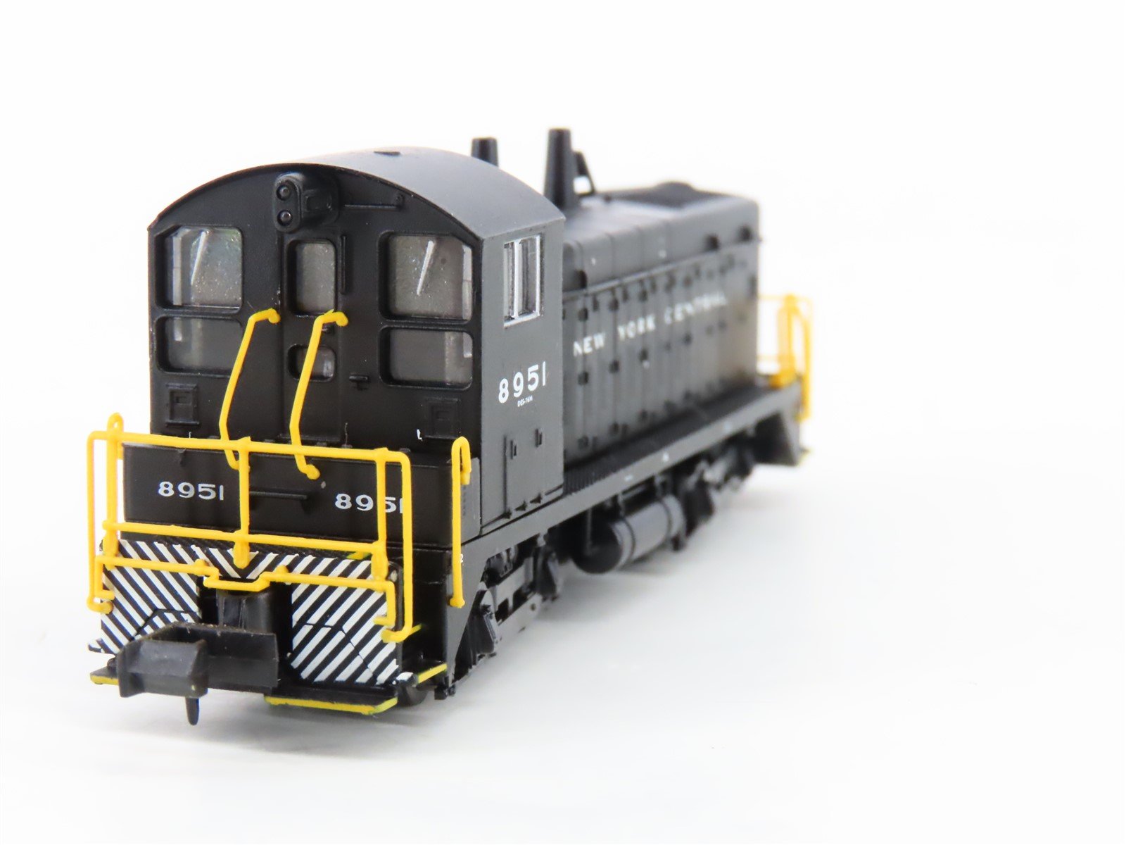 N Scale Life-Like 7892 NYC New York Central EMD SW9/1200 Diesel Switcher #8951