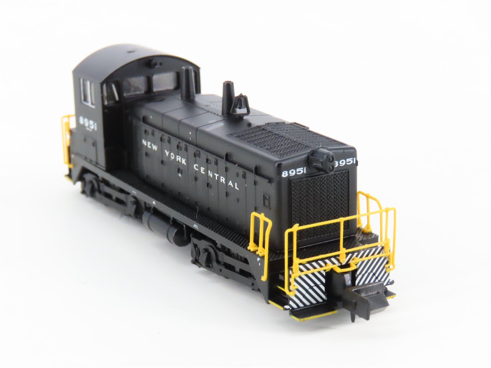 N Scale Life-Like 7892 NYC New York Central EMD SW9/1200 Diesel Switcher #8951