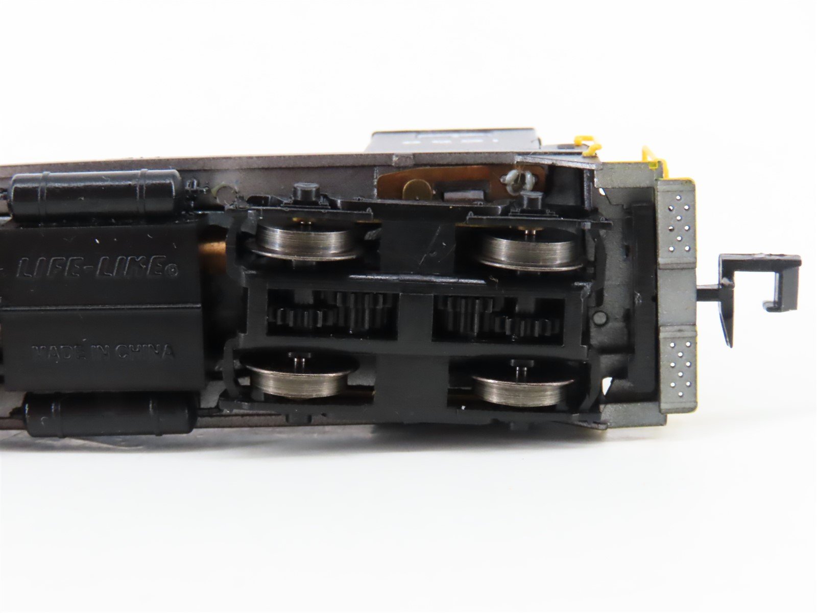 N Scale Life-Like 7892 NYC New York Central EMD SW9/1200 Diesel Switcher #8951