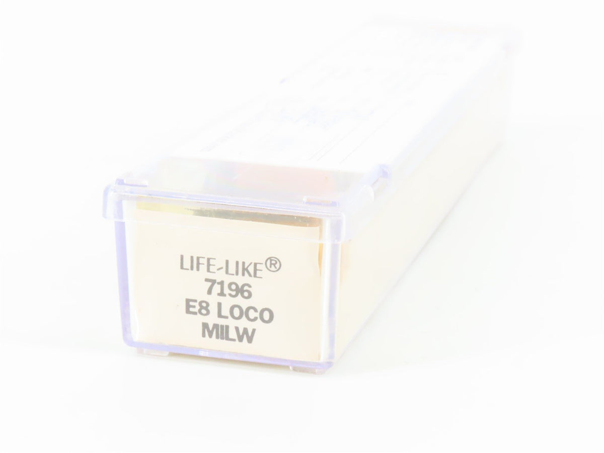 N Scale Life-Like 7196 MILW Milwaukee &quot;UP Paint&quot; EMD E8A Diesel Locomotive #33