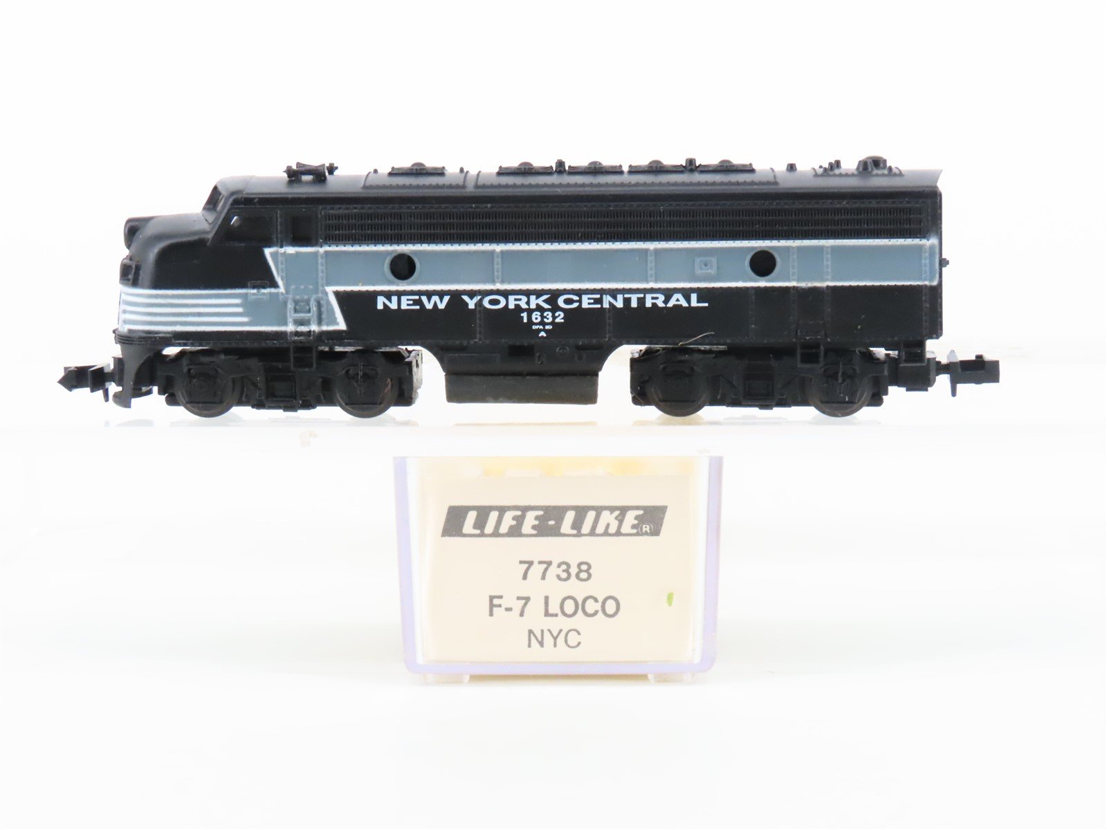 N Scale Life-Like/Bev-Bel 4062 NYC "Lightning Stripe" EMD F7A Diesel #1632