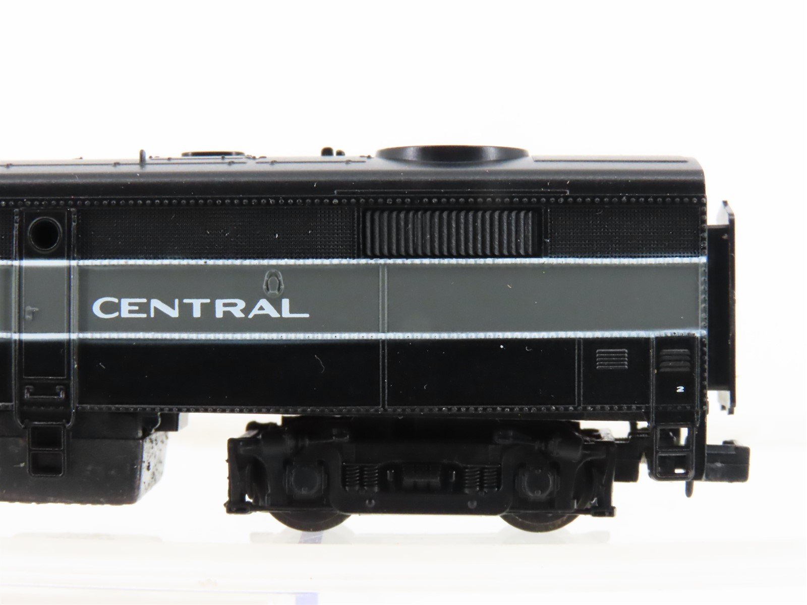 N Scale Life-Like 7921 NYC New York Central ALCO FB1 Diesel #3323 - Unpowered
