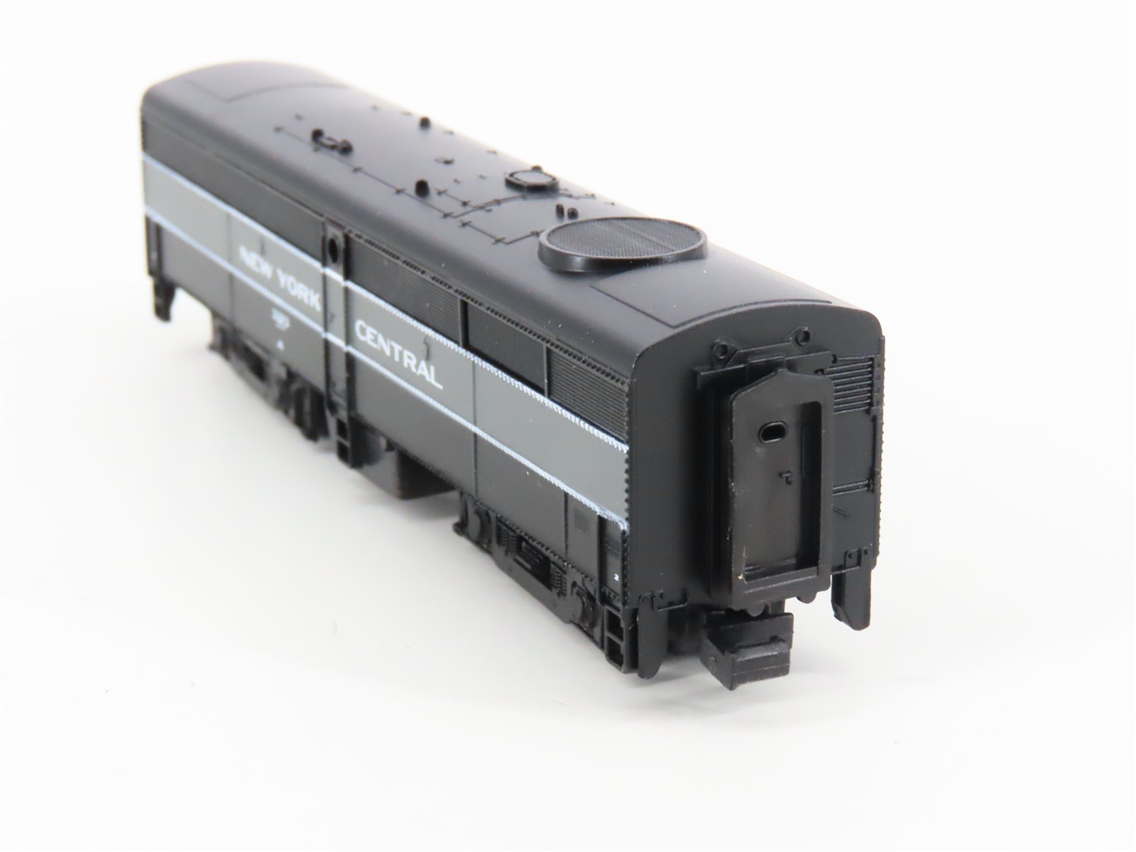 N Scale Life-Like 7921 NYC New York Central ALCO FB1 Diesel #3323 - Unpowered