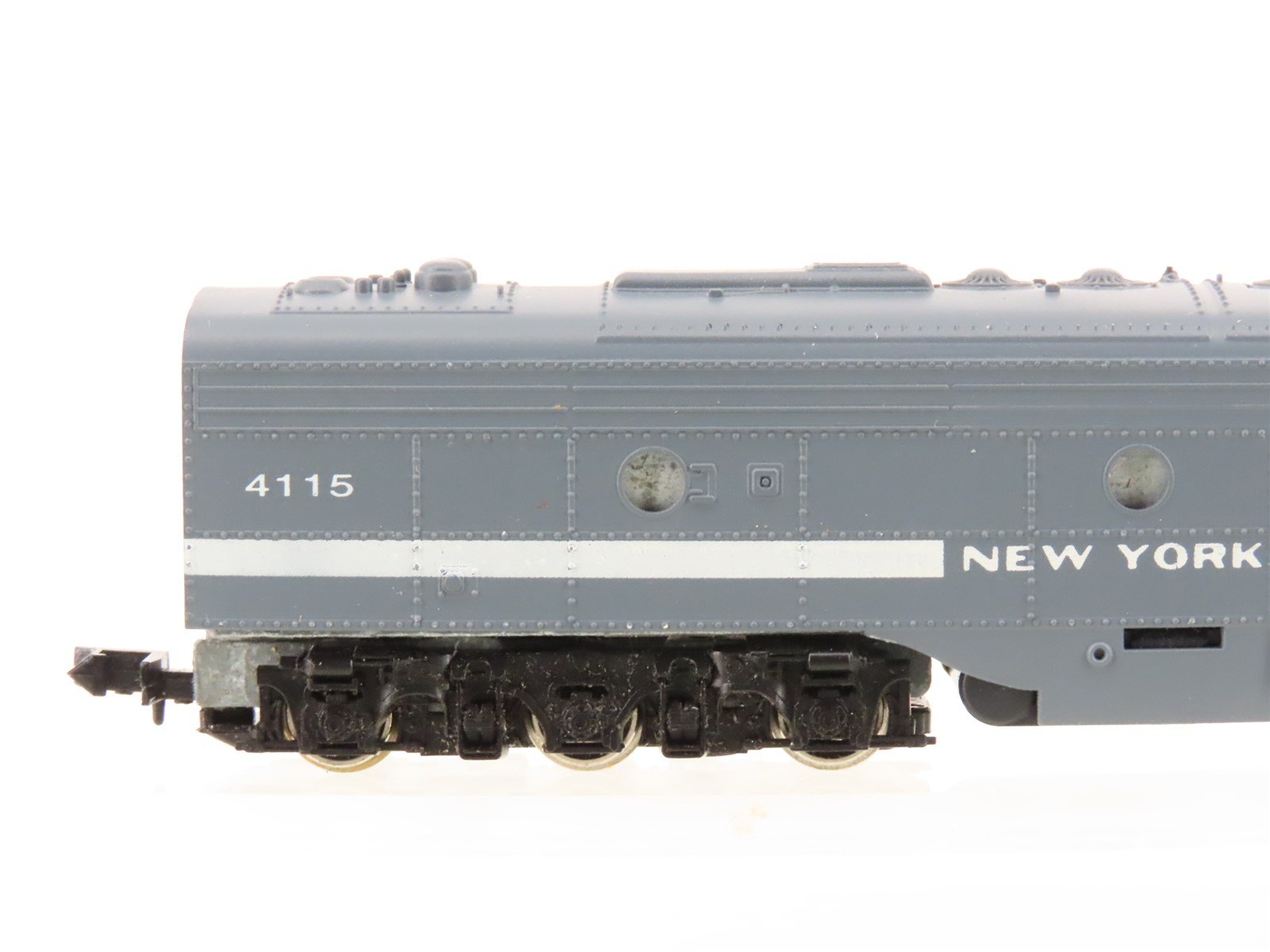 N Scale Con-Cor NYC New York Central EMD E8B Diesel Locomotive #4115